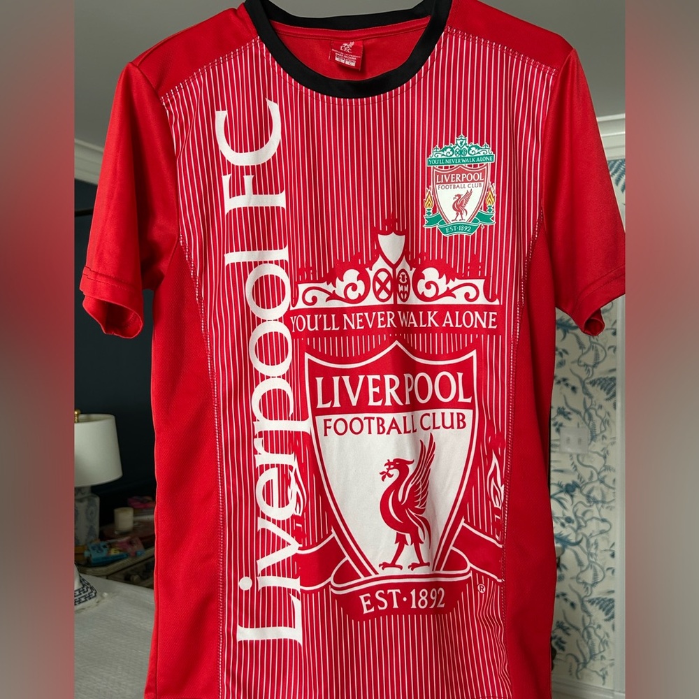 Liverpool FC Red Graphic T-Shirt